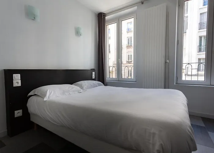 Mimosa Hotel *