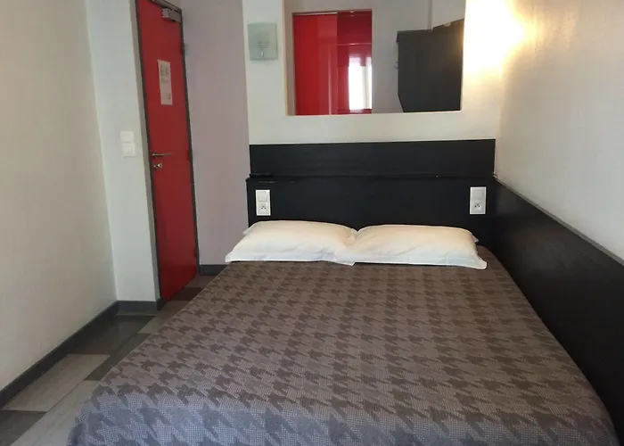 Mimosa Hotel *