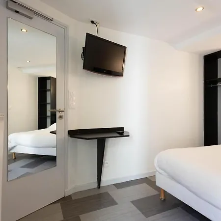 Mimosa Hotel *