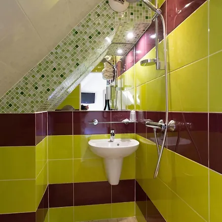 Mimosa Hotel *